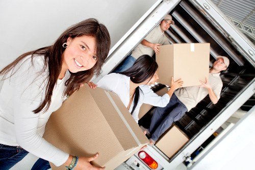 Household and business relocation support with a removals van